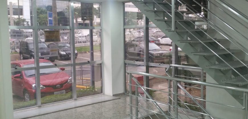 Salão Comercial CCA frente para Al. Madeira
