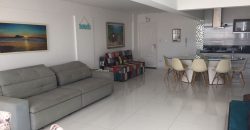 Aconchegante cobertura duplex, pé na areia, sala ampliada, vista para mar Enseada, Bertioga – SP