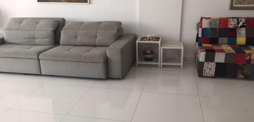 Aconchegante cobertura duplex, pé na areia, sala ampliada, vista para mar Enseada, Bertioga – SP